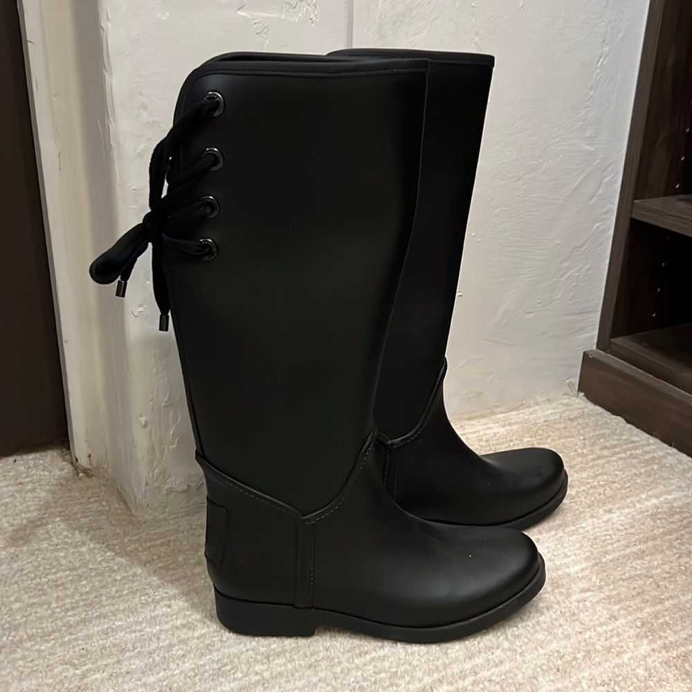 COACH RAINBOOTS — fleece lined, tie in back!